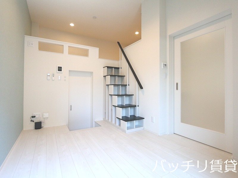 居室・リビング　建築中の為　同型タイプ現状優先