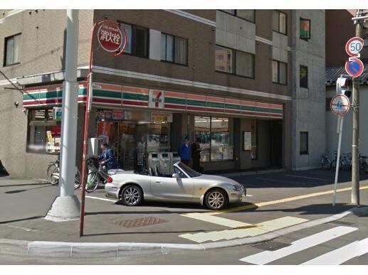 コンビニ　セブンイレブン北11条店（コンビニ）まで336m