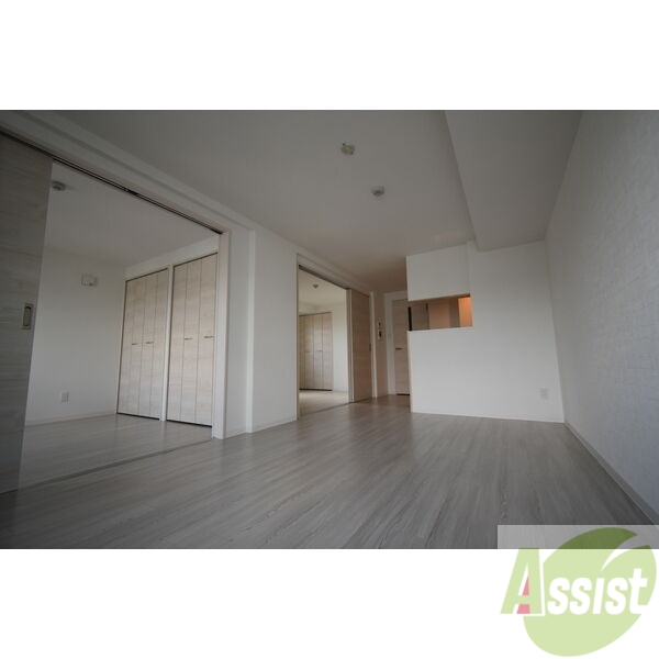 居室・リビング　明るいお部屋は気持ちよく過ごせそうですね。