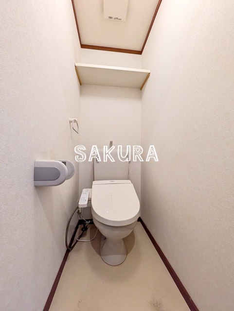 トイレ　落ち着いた色調のトイレです♪