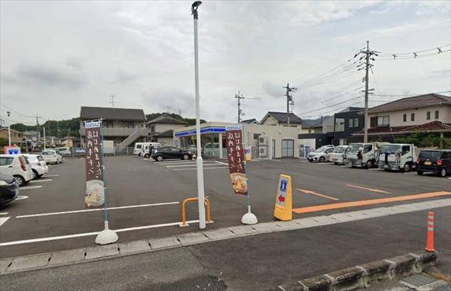 コンビニ　ローソン（コンビニ）まで577m