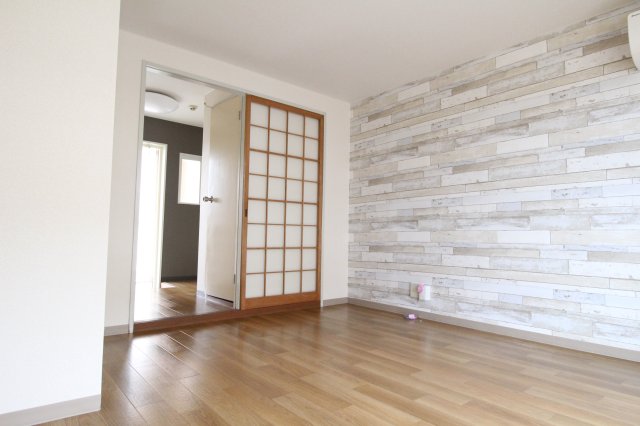 リトルハイム長岡60号館の居間写真
