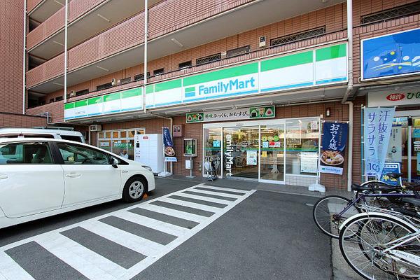コンビニ　ファミリーマート世田谷鎌田三丁目店（コンビニ）まで791m