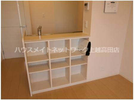 収納　対面キッチン背面収納（参考201室内写真・現況優先）