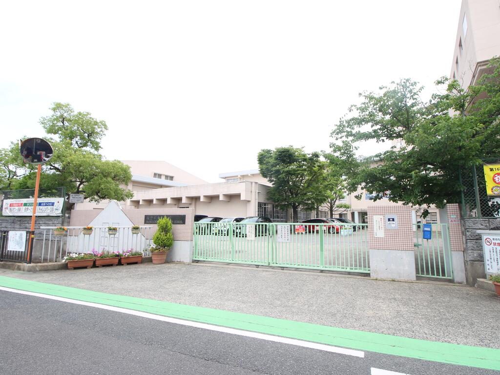 中学校　福岡市立原中央中学校（中学校）まで819m