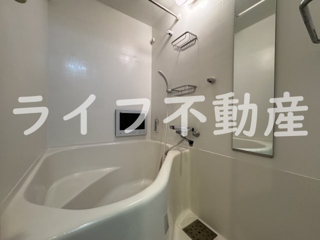 バス・シャワールーム　コンパクトで使いやすいお風呂です