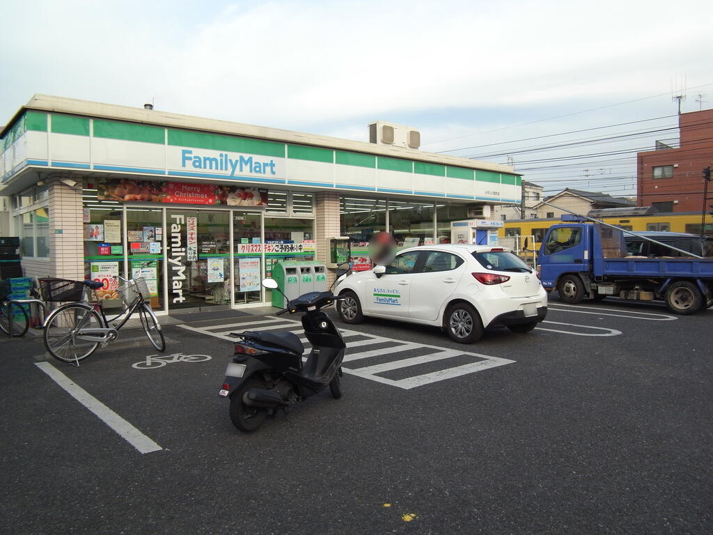 コンビニ　ファミリーマート小平小川西町店（コンビニ）まで472m