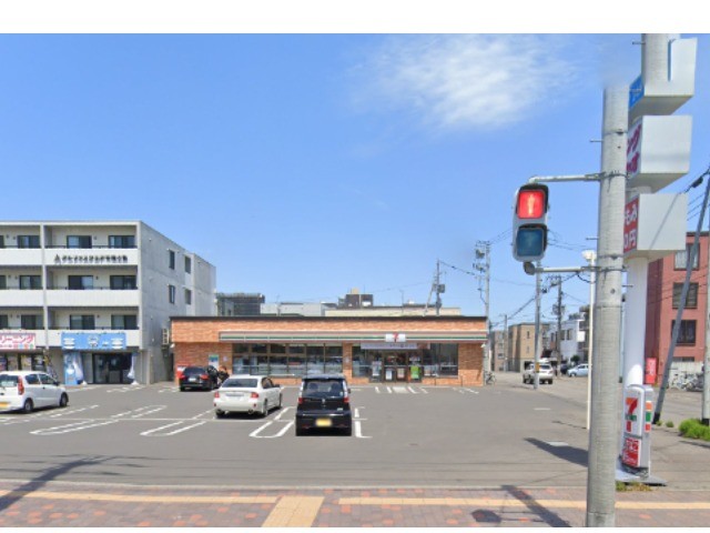 コンビニ　セブンイレブン札幌平岸4条店（コンビニ）まで190m