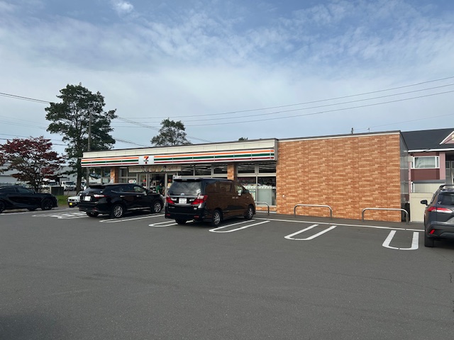 コンビニ　セブンイレブン千歳富士4丁目店（コンビニ）まで317m
