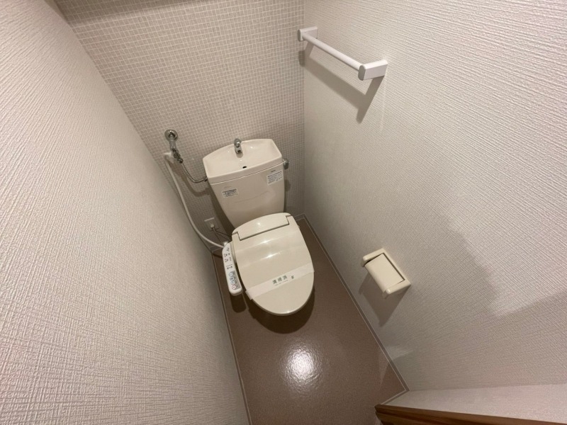 トイレ　トイレです。ウォシュレット付を探している方、おすすめです。