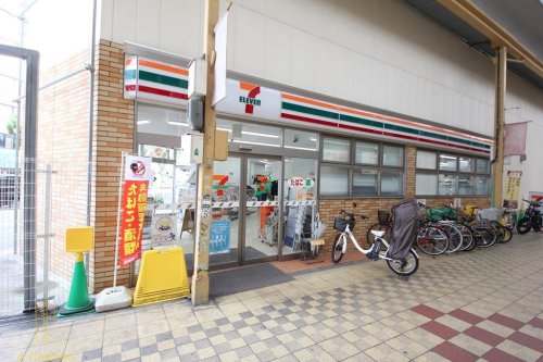 コンビニ　セブンイレブン 大阪中崎町店（コンビニ）まで335m