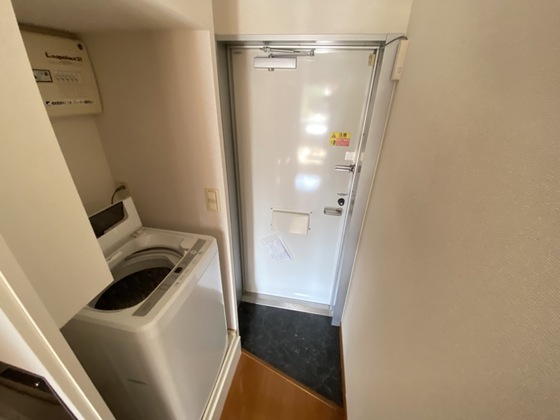 玄関　※別部屋の写真です