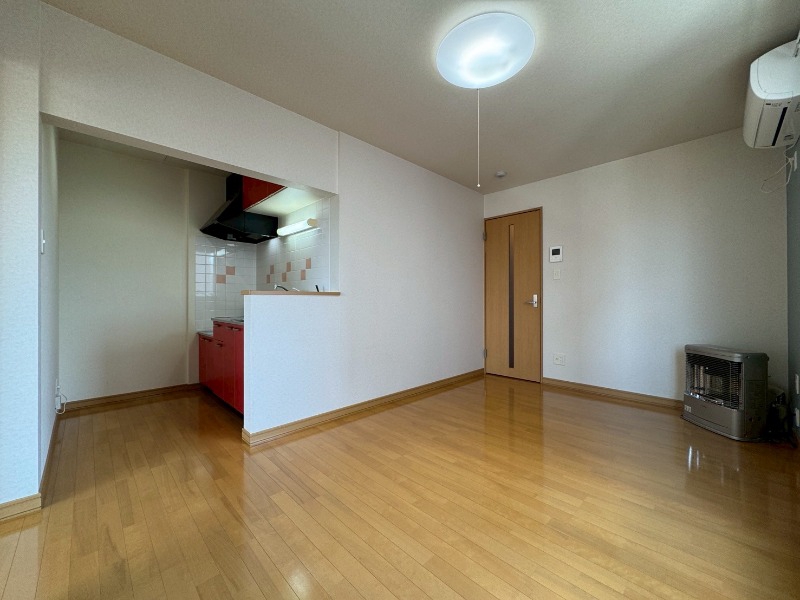 居室・リビング　広くてキレイなお部屋が広がっていて、充実した生活が送れそう。