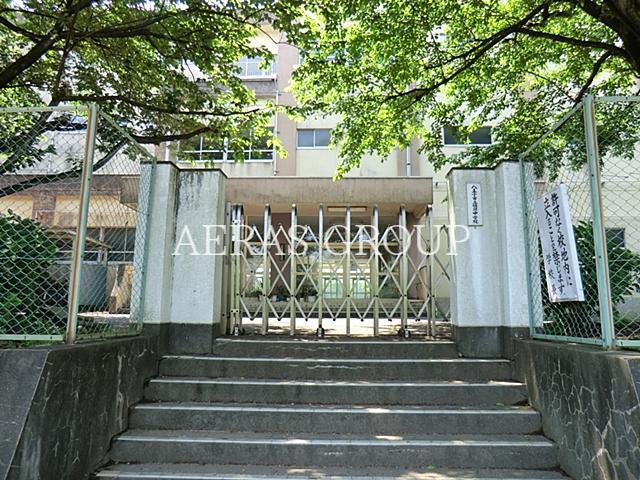 中学校　八王子市立横川中学校（中学校）まで562m