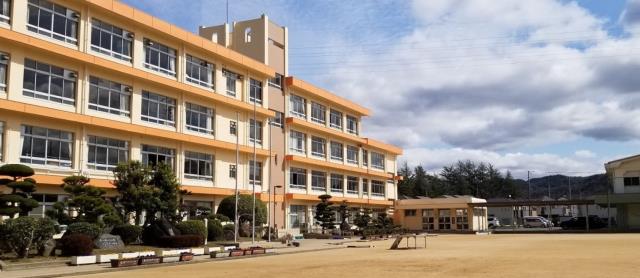 小学校　姫路市立砥堀小学校（小学校）まで1100m