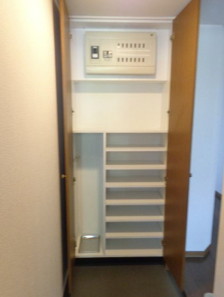 玄関　落ち着いた玄関です