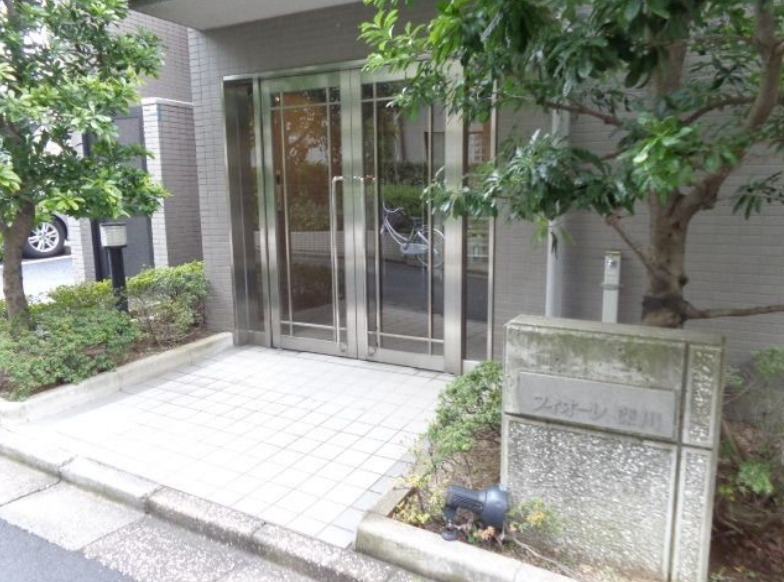エントランス　清潔なエントランスです