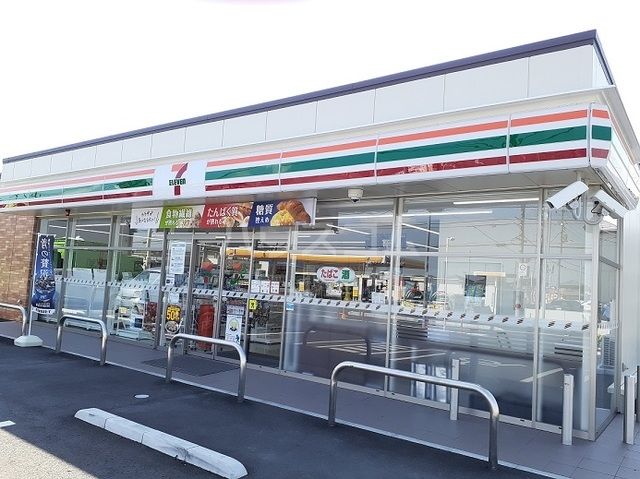 コンビニ　セブンイレブン 鴻巣宮前店（コンビニ）まで710m