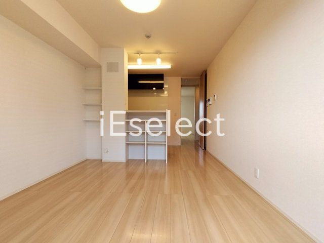 その他部屋・スペース　お部屋に収納があるので広々使えますね。