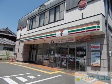 コンビニ　セブン-イレブン摂津千里丘東１丁目店（コンビニ）まで2086m