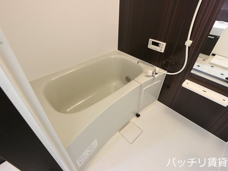 バス・シャワールーム　画像は別部屋の為、現状を優先いたします