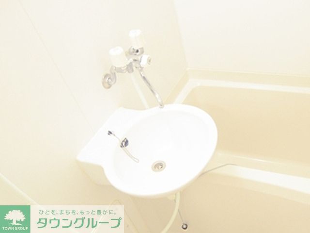 洗面設備　設備・仕様は号室により異なる為、現況を優先致します。