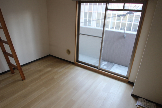 居室・リビング　※別部屋の写真です