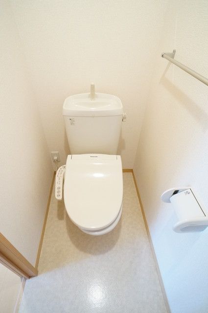 トイレ　他号室。参考写真