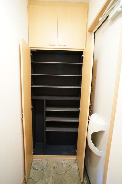 玄関　他号室。参考写真