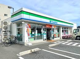 コンビニ　ファミリーマート 関越練馬インター店（コンビニ）まで498m