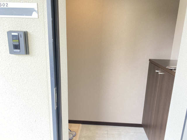 玄関　同タイプ別号室写真