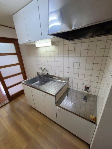 キッチン　コンパクトなキッチンで掃除もラクラク