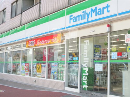 コンビニ　ファミリーマート滝野川5丁目店（コンビニ）まで226m