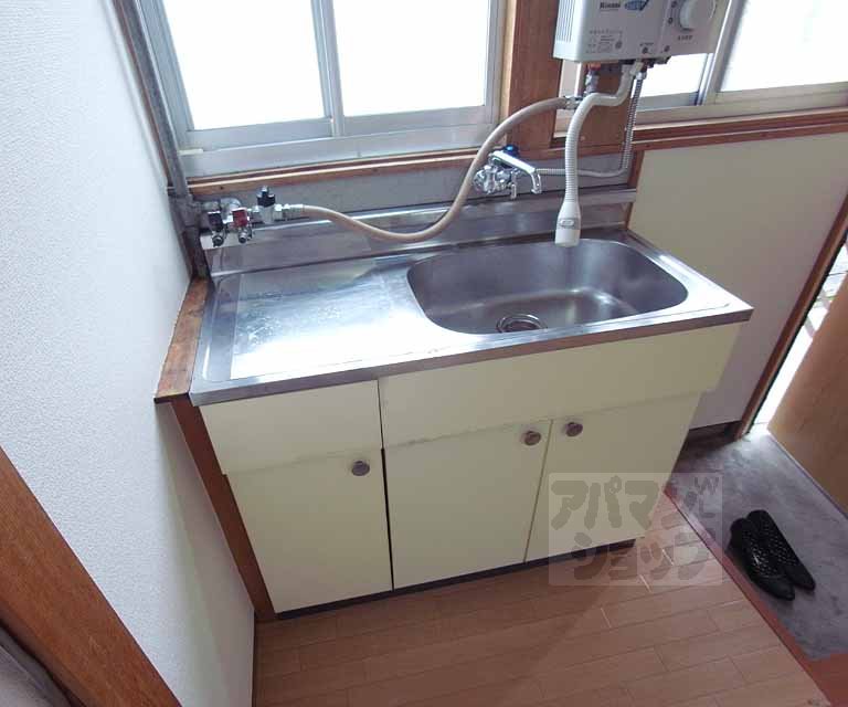 キッチン　一口コンロ設置可。