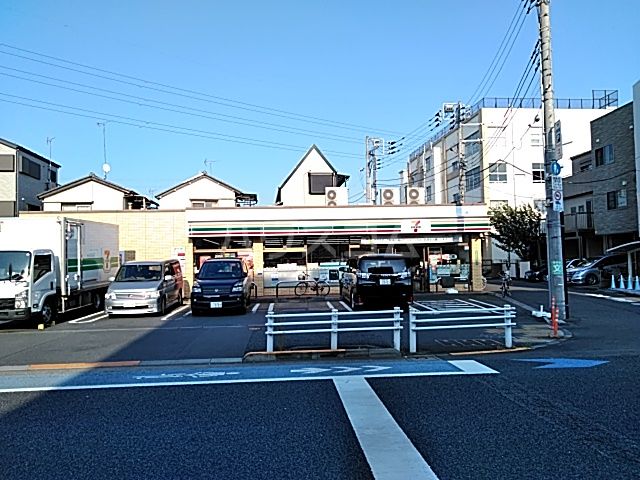 コンビニ　セブン-イレブン 足立青井３丁目店（コンビニ）まで657m