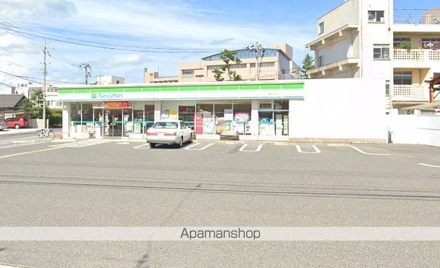 コンビニ　ファミリーマート（コンビニ）まで502m