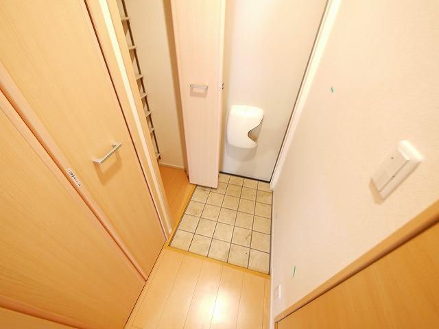 玄関　収納もある玄関です