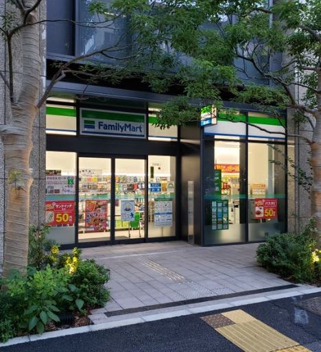 コンビニ　ファミリーマート文京春日白山通り店（コンビニ）まで10m