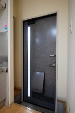 ミラ穴川の玄関写真