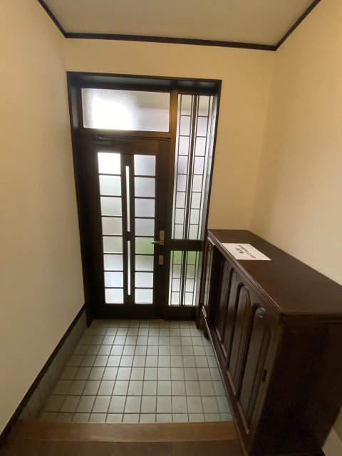 仰木の里東戸建の玄関写真