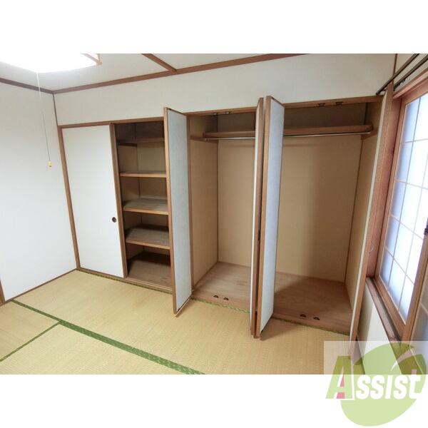 収納　押入です。和室はやっぱり落ち着きがありますね。