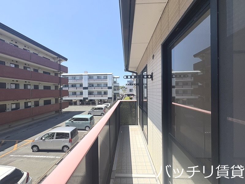 バルコニー　別号室の画像。現況優先