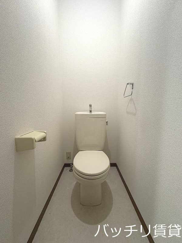 トイレ　別号室の画像。現況優先