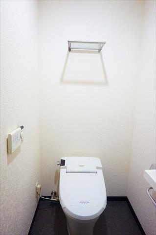 ＪＲ横浜線 新横浜駅 徒歩5分 11階建 築21年のトイレ写真