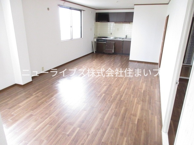 川口第二マンションの居間写真