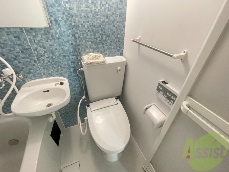 トイレ　トイレは温水洗浄便座付きとなっております。