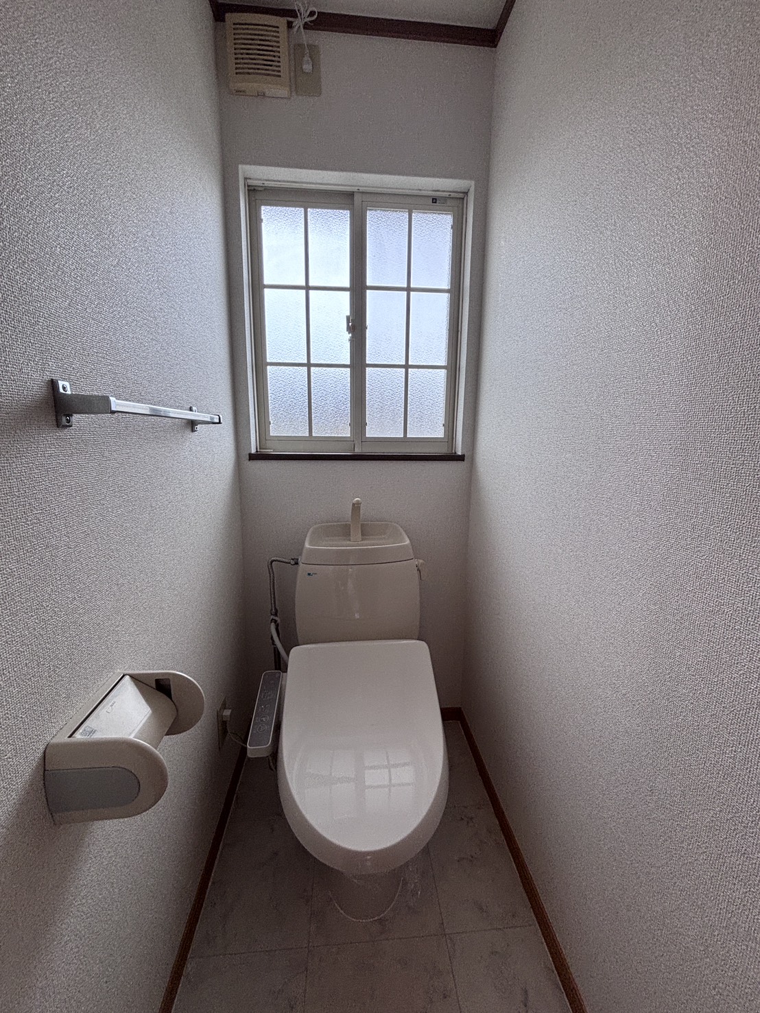 ＪＲ加古川線 滝野駅 徒歩22分 2階建 築30年のトイレ写真