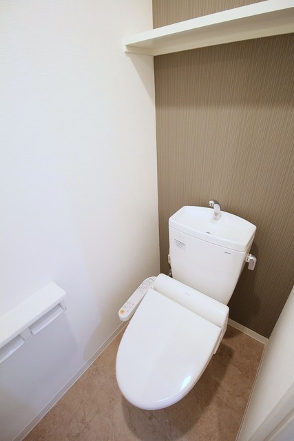 トイレ　※同間取り別部屋の写真です。建具やクロスの色など異なる場合が