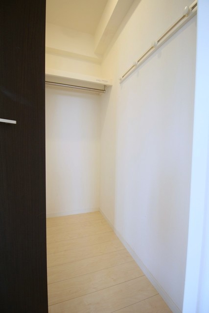 収納　※同間取り別部屋の写真です。建具やクロスの色など異なる場合が