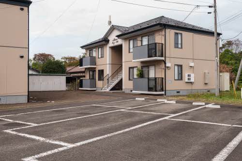 建物外観　駐車場
